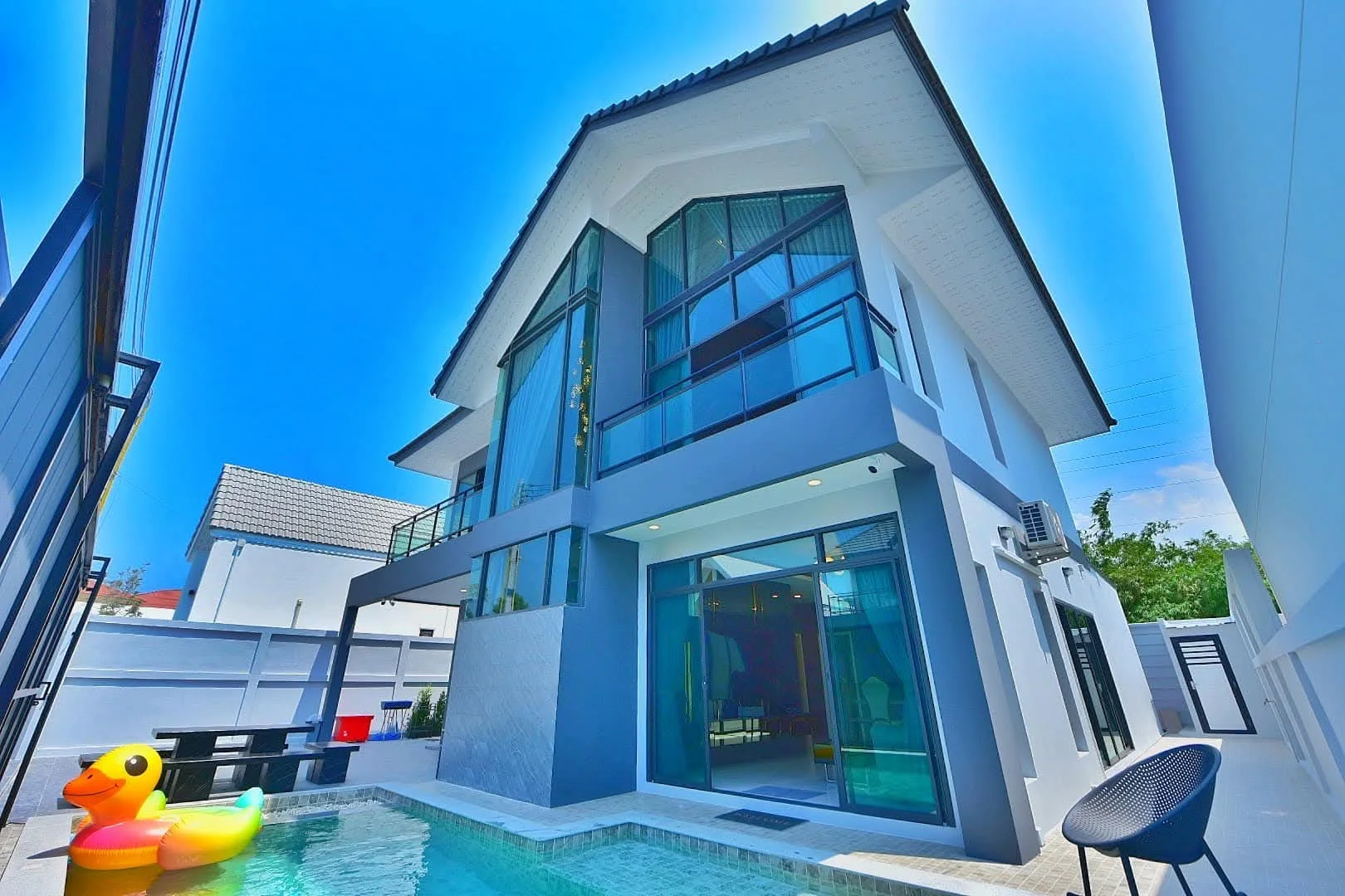 พูลวิลล่า Good Pool Villa Luxury พัทยา พักได้ 18 คน
