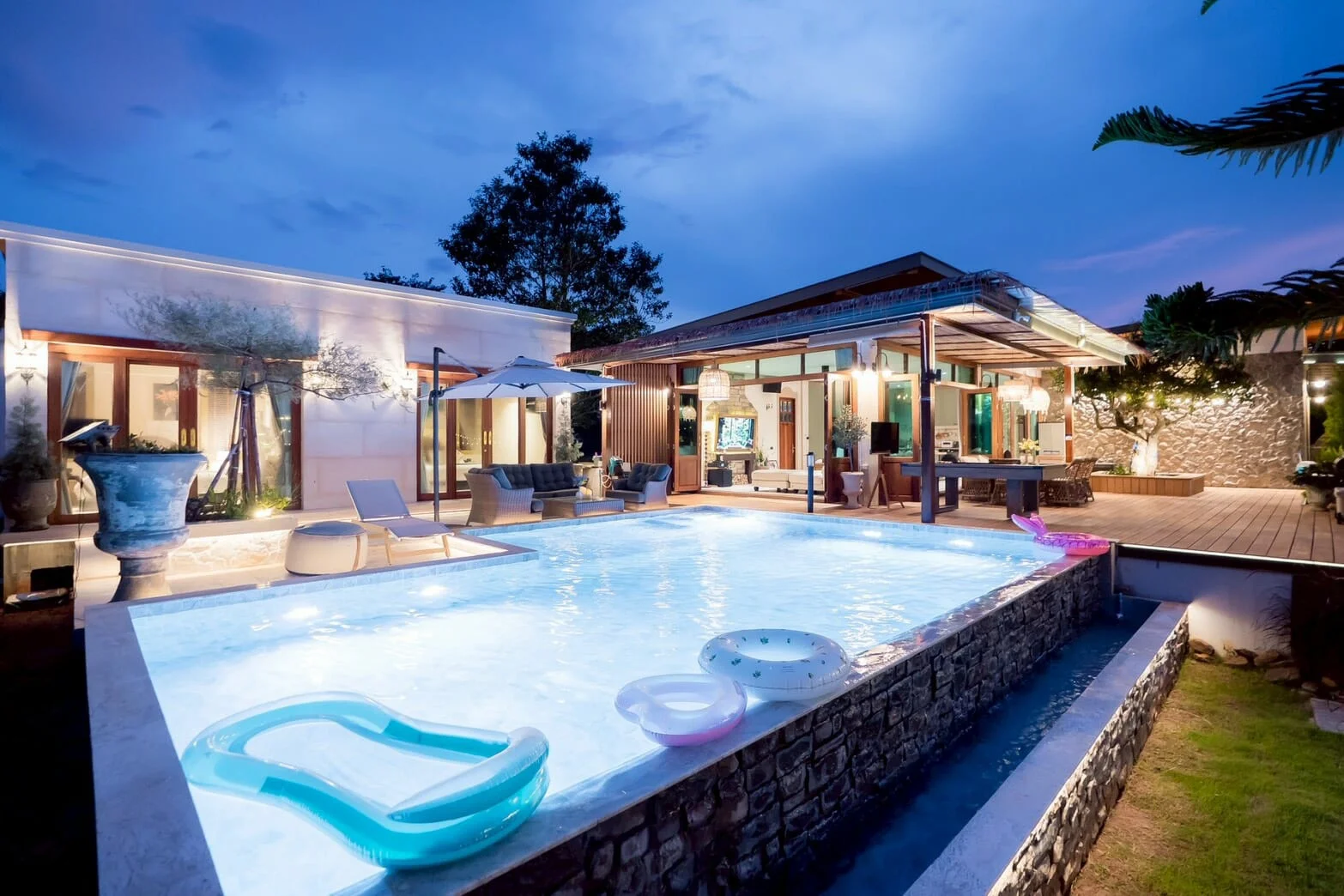 พูลวิลล่า Olive Hill Pool Villa Khaoyai เขาใหญ่ พักได้ 12 คน