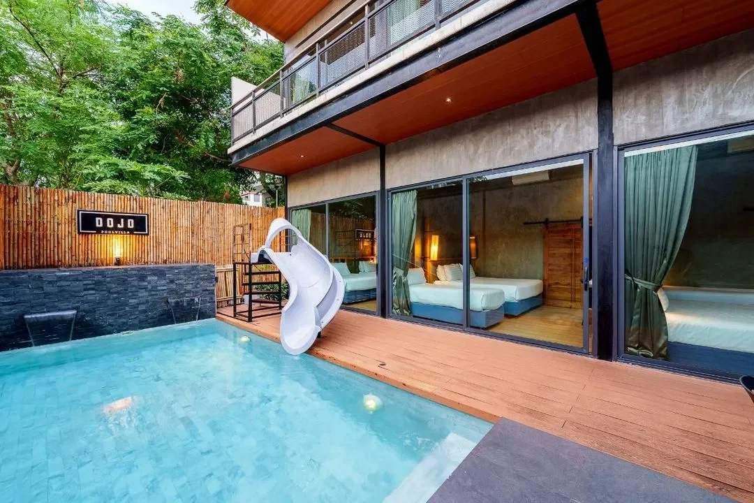7 BEDROOM CLASSIC LOFT พัทยา สูงสุด 21 คน
