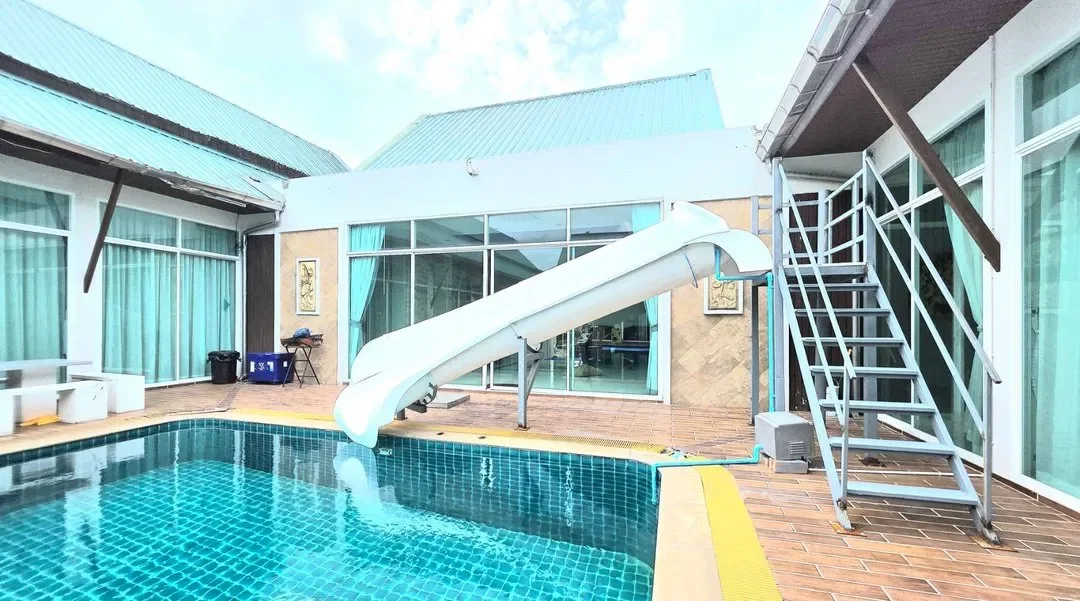 Hill&Sea Pool Villa สัตหีบ สูงสุด 30 คน