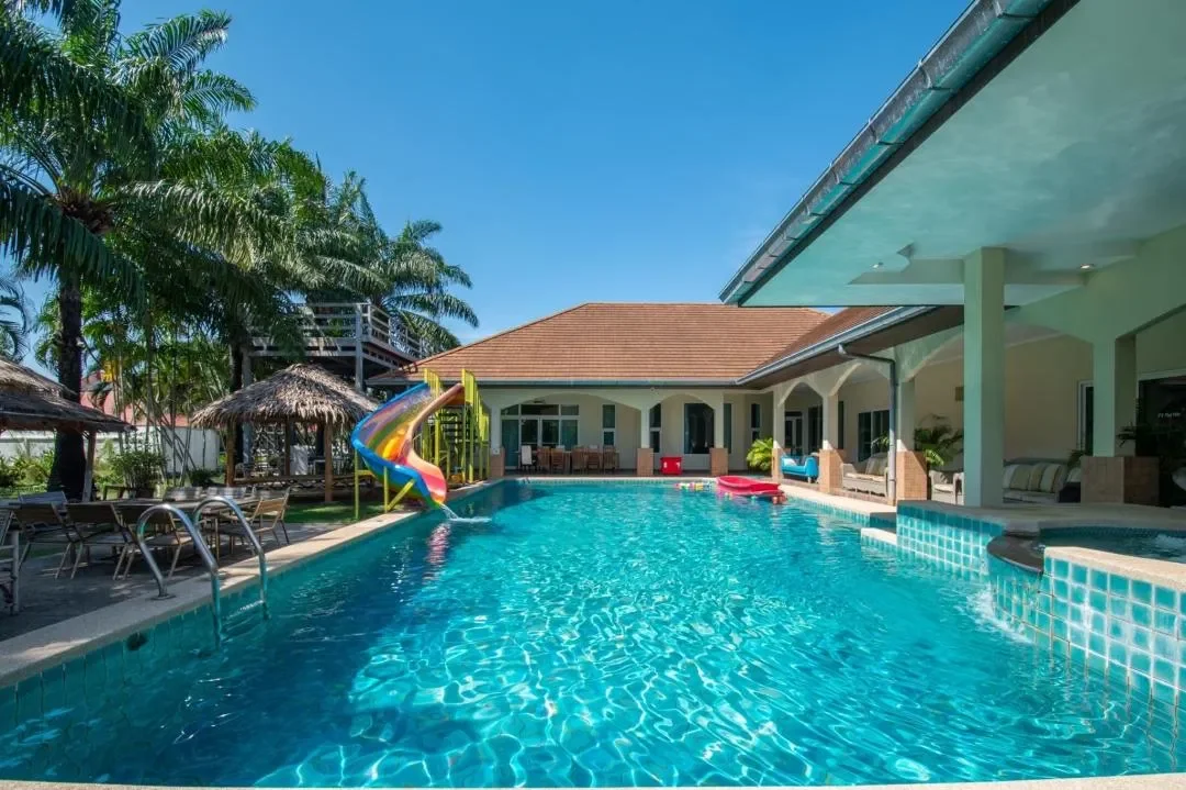 PX poolvilla pattaya Pattaya Up to 40 guests