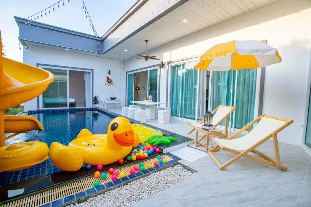 Relax Pool Villa พัทยา สูงสุด 15 คน