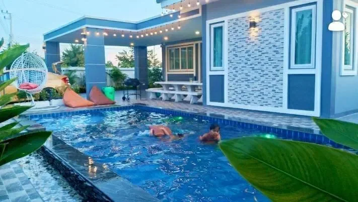 Friendly Pool Villa สัตหีบ สูงสุด 12 คน
