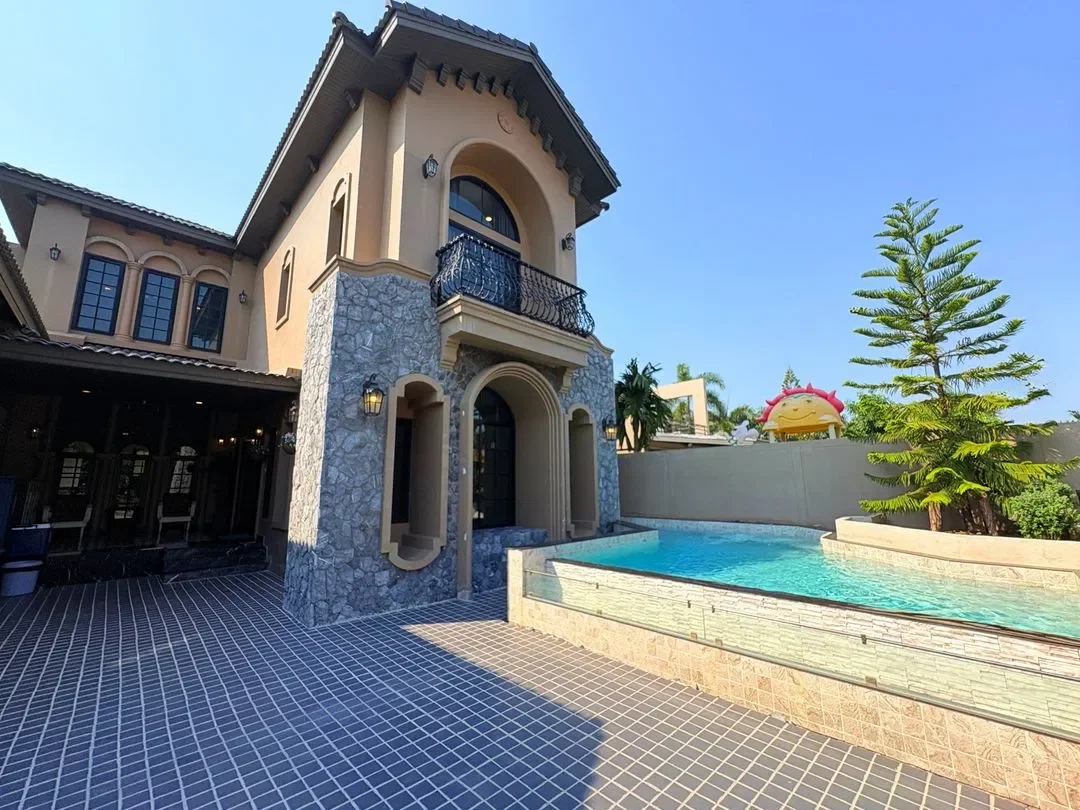Tuscany Bangsean T1 บางแสน สูงสุด 8 คน