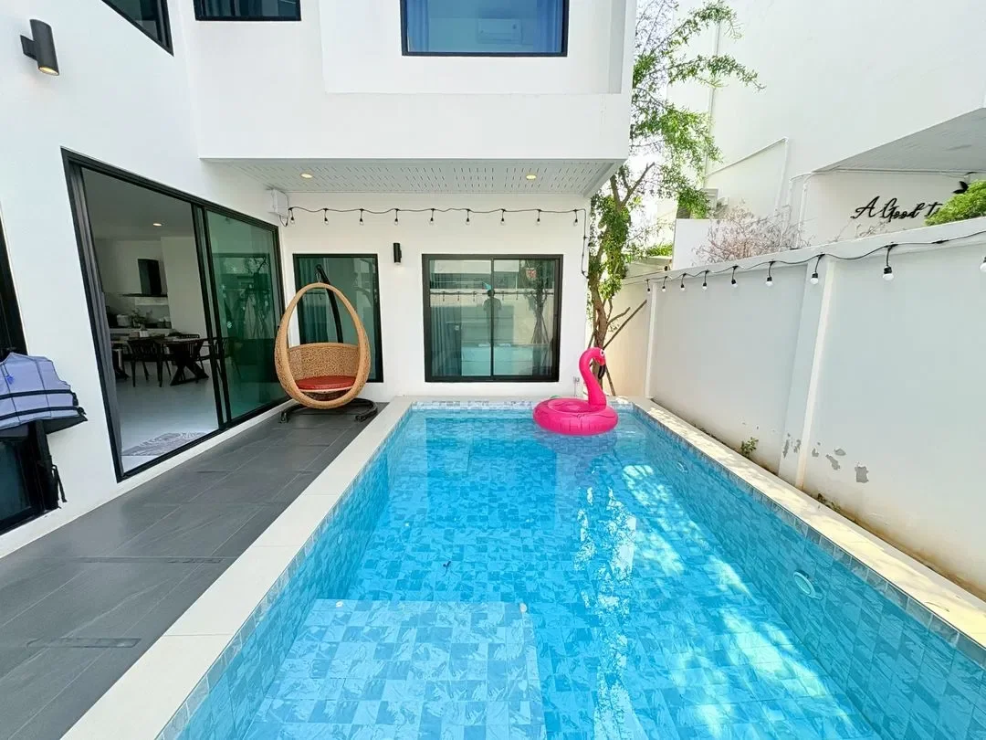 Hidden Space Pool villa 1 บางแสน สูงสุด 14 คน