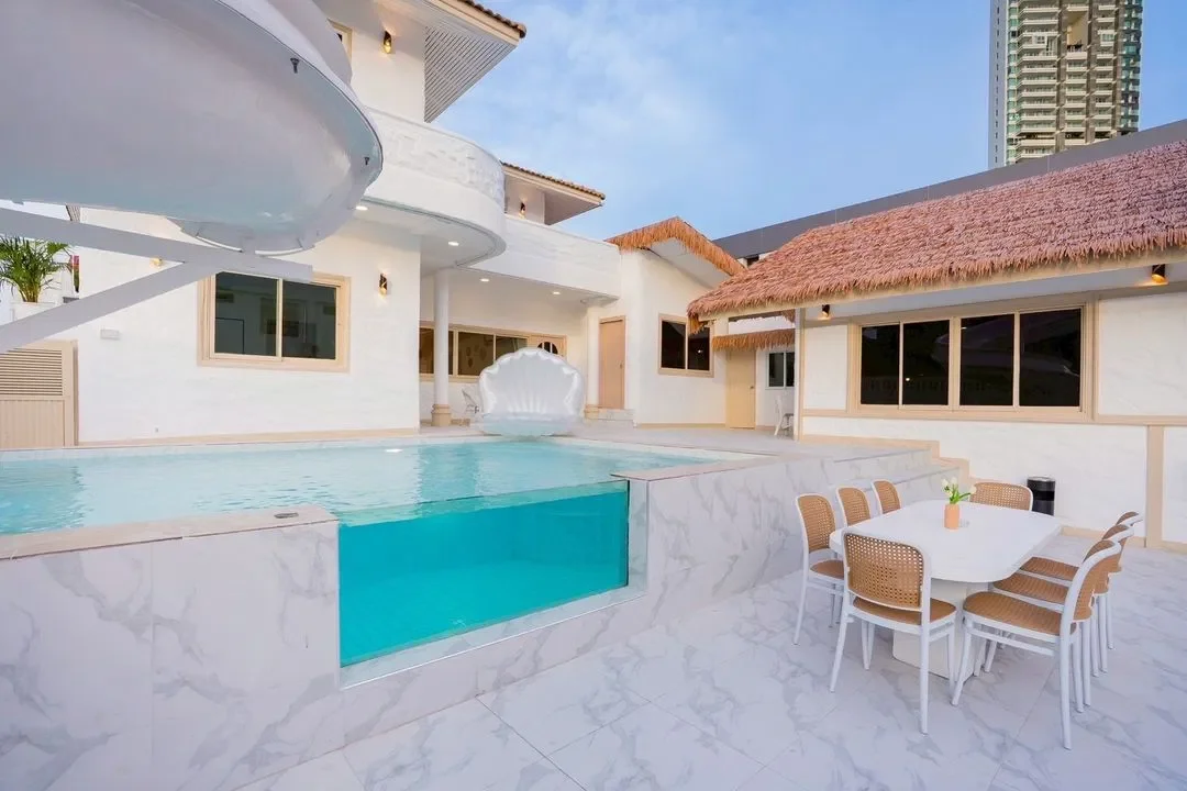 MY COZY BEACH Pool Villa Pattaya Pattaya Up to 35 guests