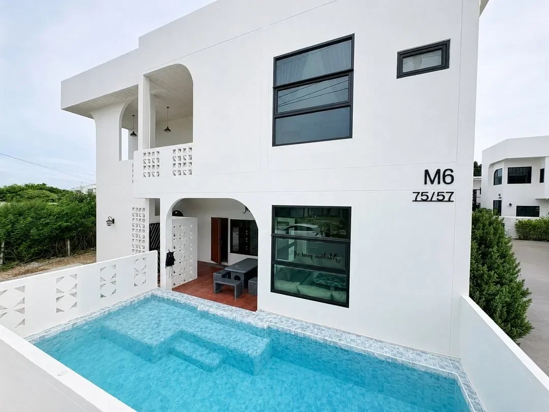 Medina Pool villa M6 บางแสน สูงสุด 12 คน