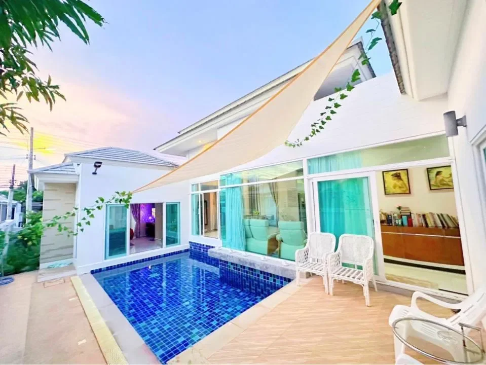 Chris Pool Villa สัตหีบ สูงสุด 10 คน