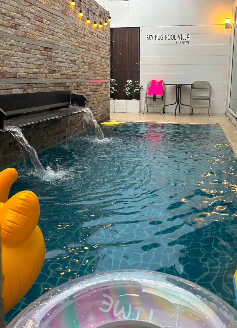 Sky Hug Pool Villa Pattaya พัทยา สูงสุด 10 คน