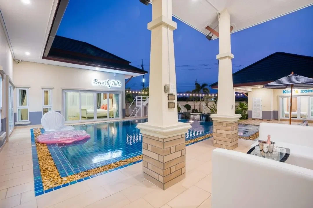 Beverly Hills รูปที่ 18