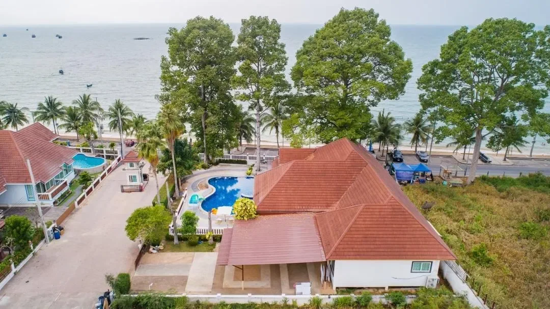 RimLay Beachfront Pool Villa สัตหีบ สูงสุด 20 คน