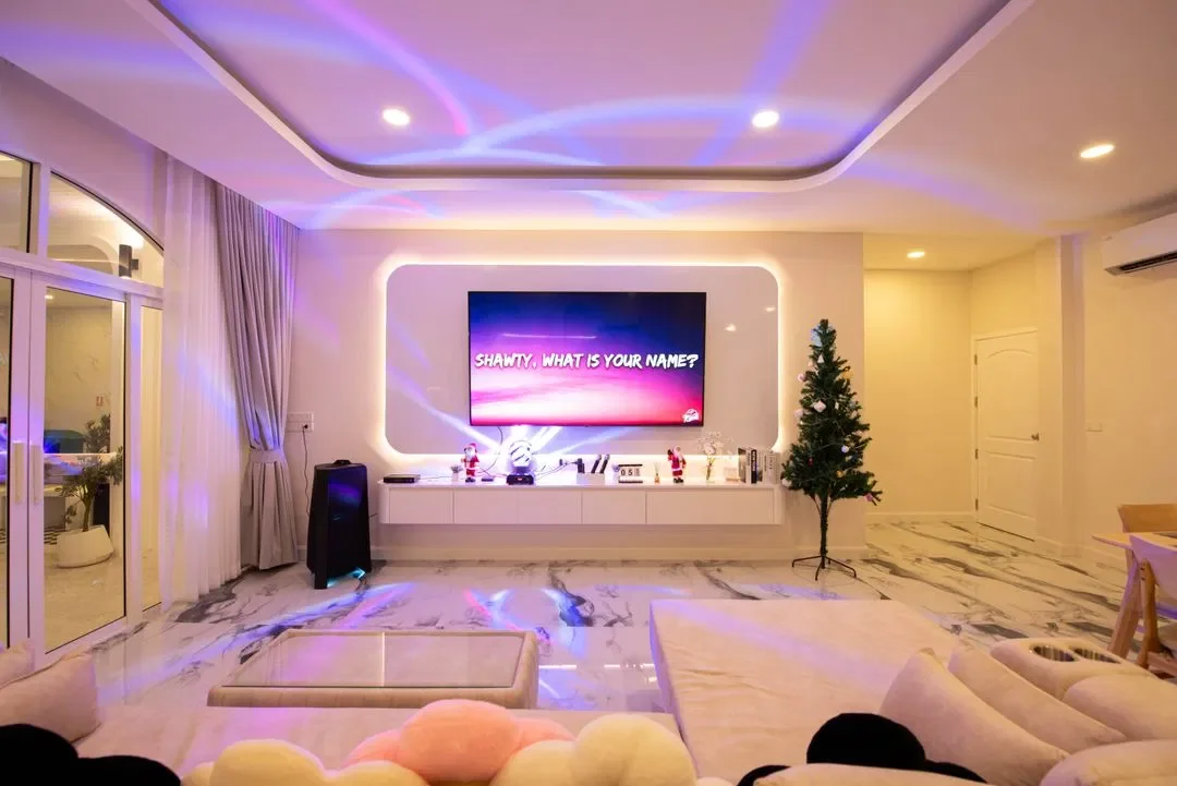 White Romance รูปที่ 5