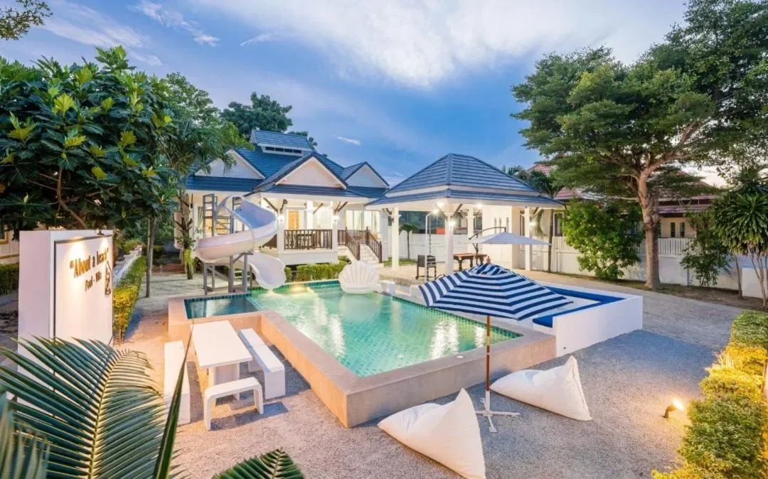 About a beach สัตหีบ สูงสุด 15 คน