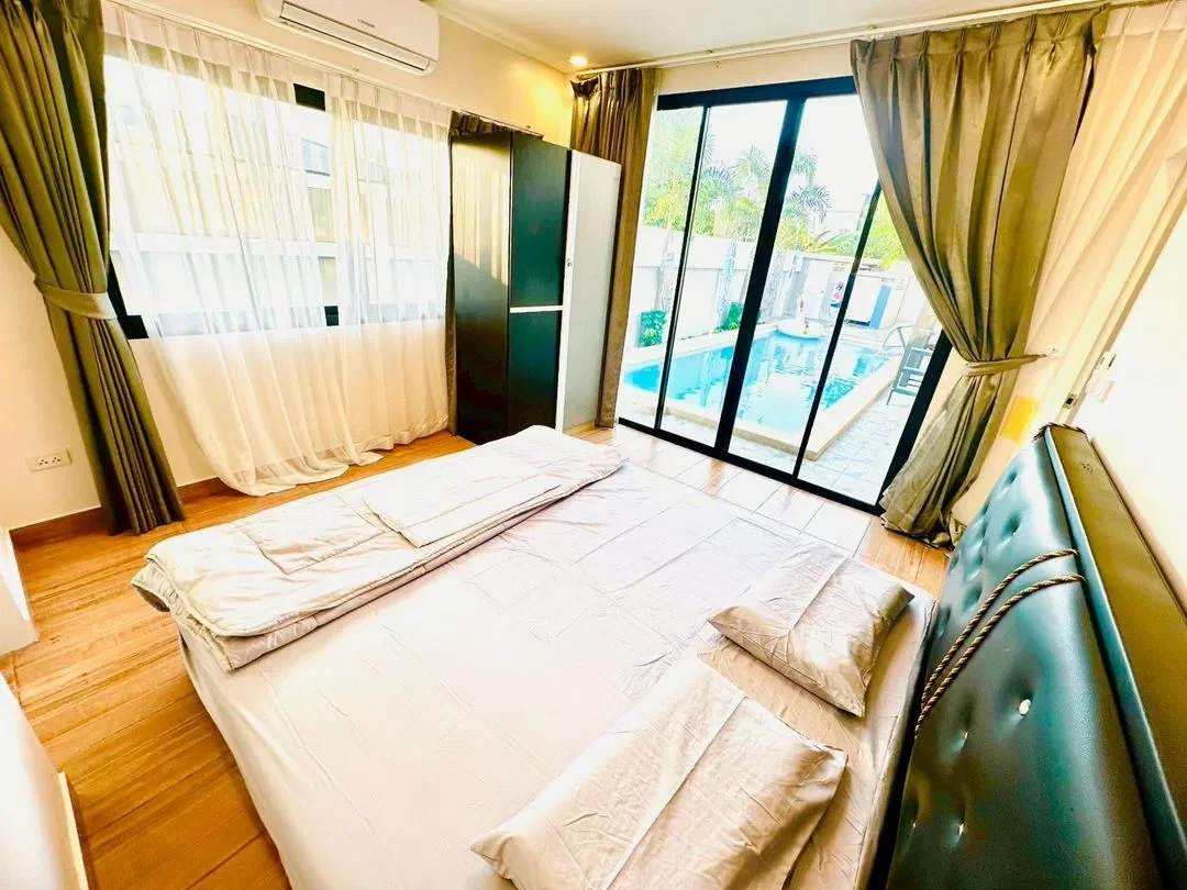 Linda poolvilla รูปที่ 22