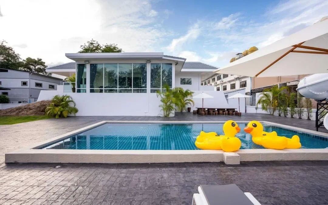 Royal beach villa by stayclassy @ chaam หัวหิน สูงสุด 50 คน