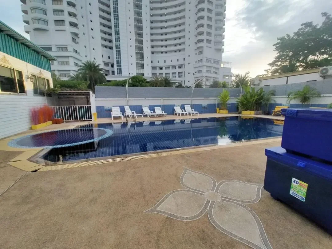 Beery nearly beach พัทยา สูงสุด 105 คน