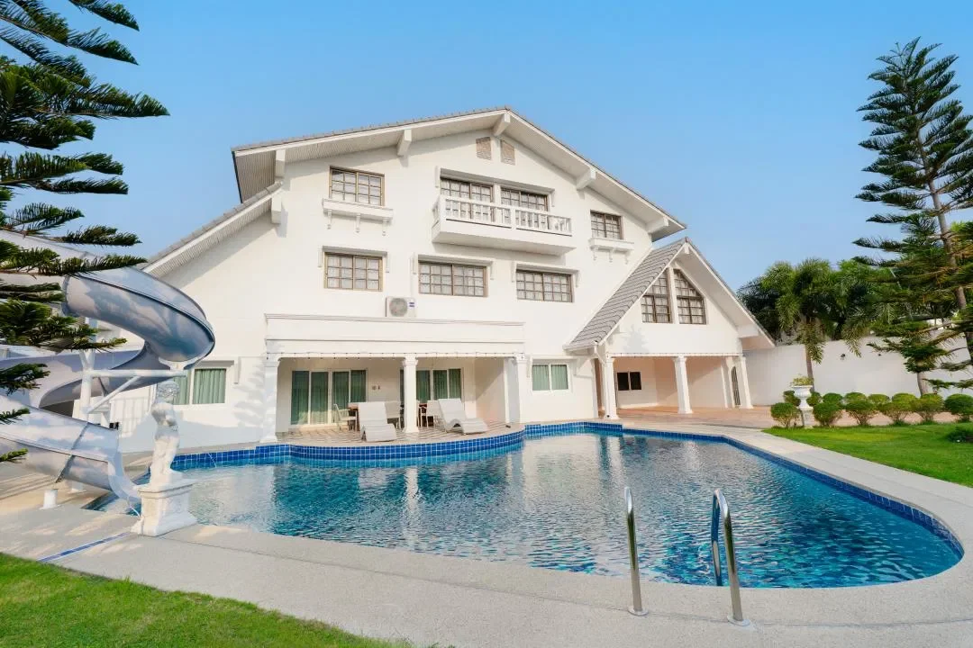 RJ Pool Villa พัทยา สูงสุด 30 คน