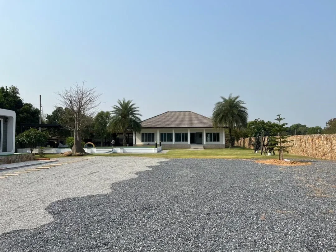 A place รูปที่ 38