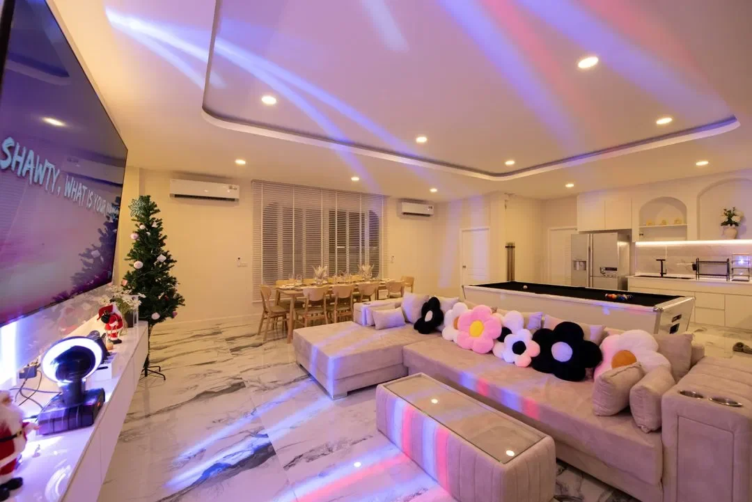 White Romance รูปที่ 6