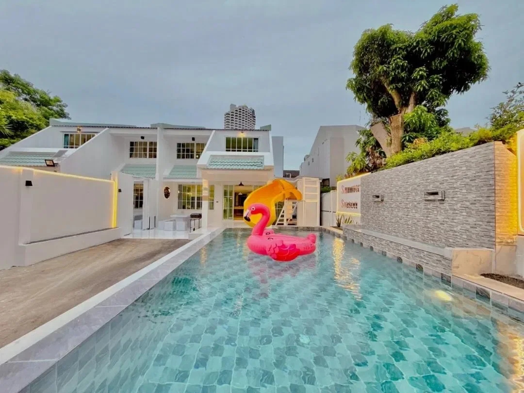 Summer Season Poolvilla พัทยา สูงสุด 20 คน