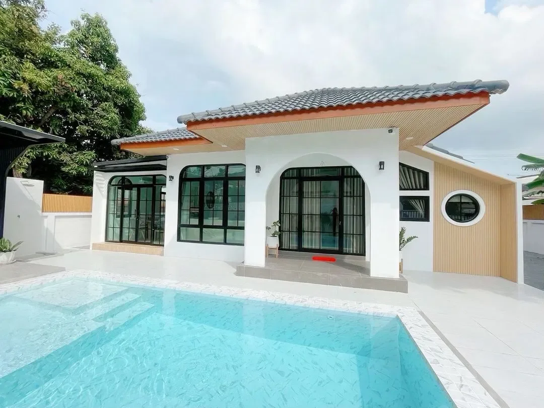 Mojinei Pool Villa บางแสน บางแสน สูงสุด 12 คน