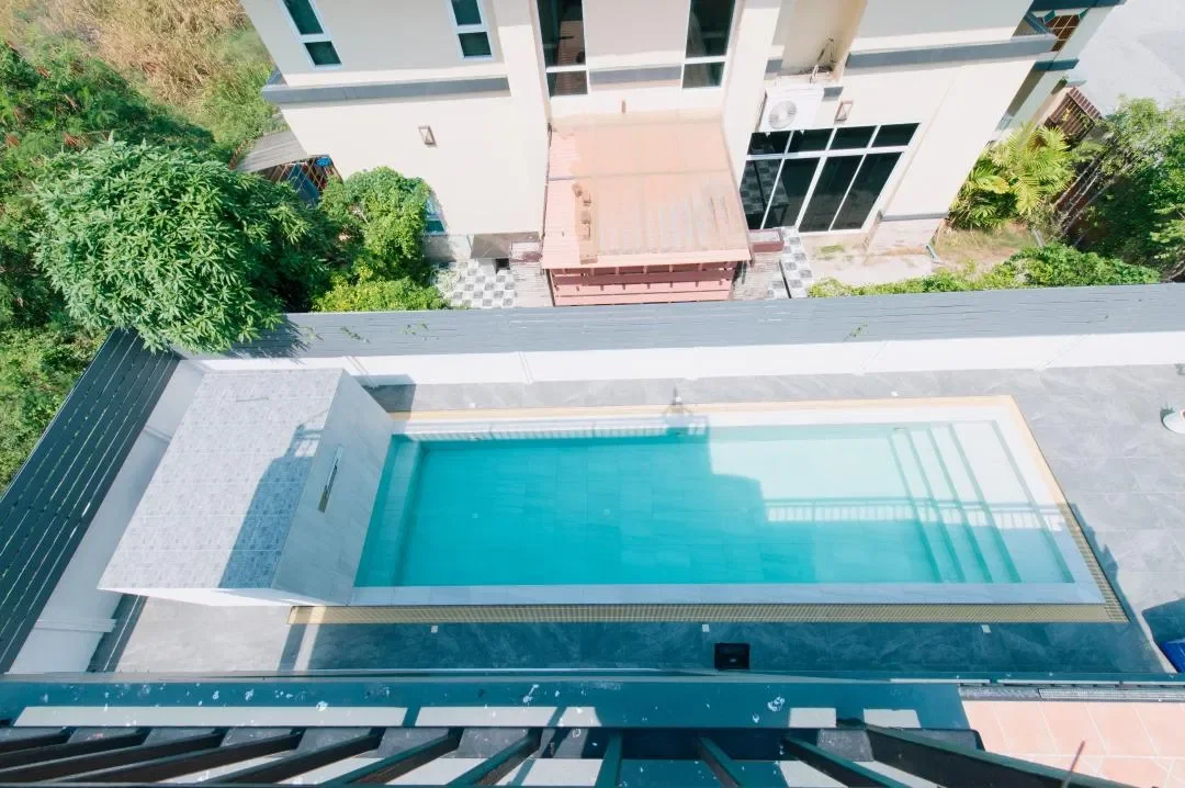 Aria Pool Villa (อาร์เรีย พูลวิลล่า) บางแสน สูงสุด 20 คน