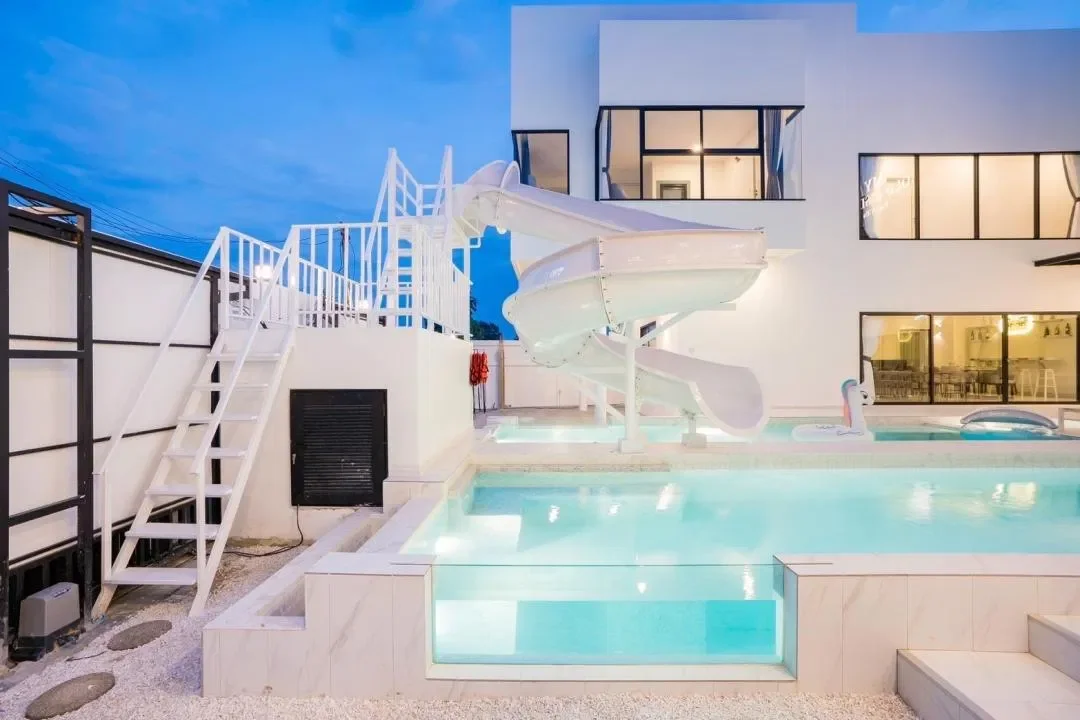 MY GOLD & SILVER Pool Villa Pattaya พัทยา สูงสุด 45 คน