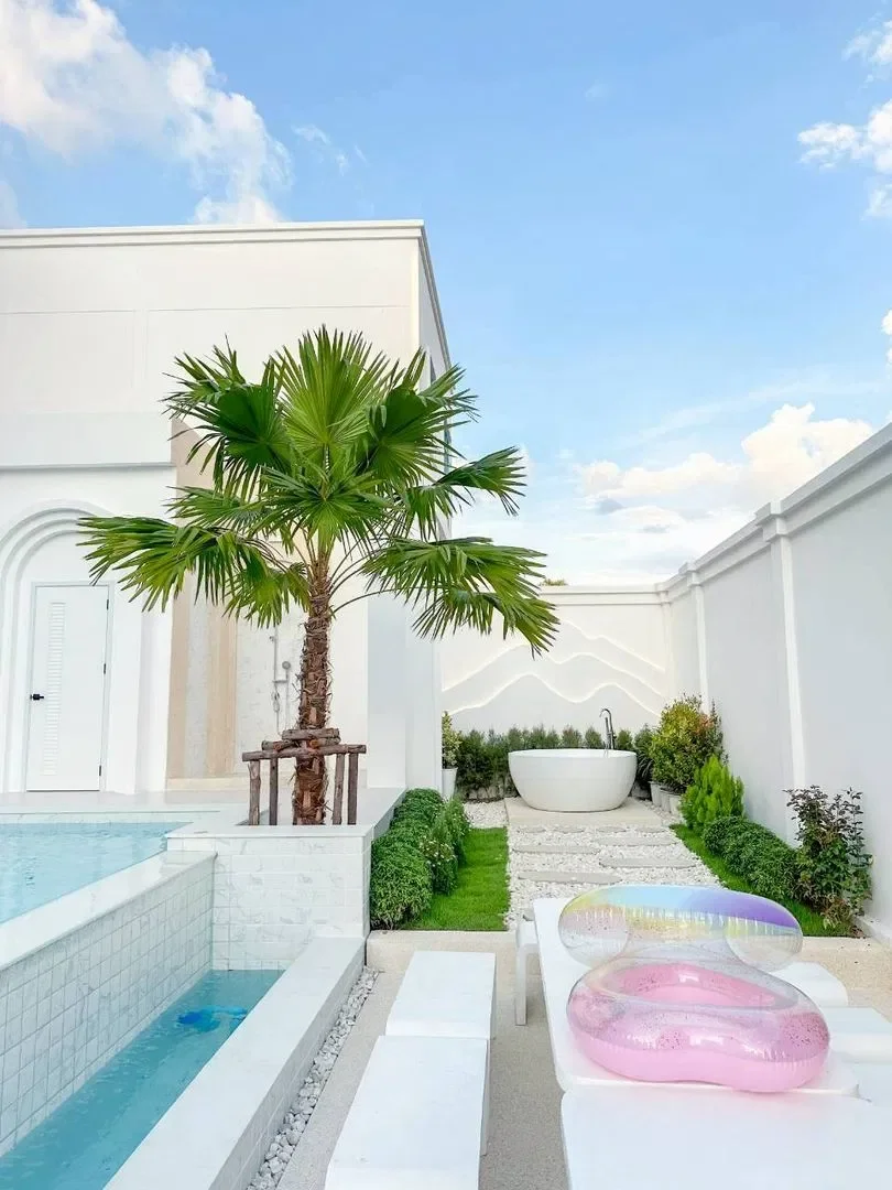 Brown Empire Pool Villa พัทยา สูงสุด 30 คน