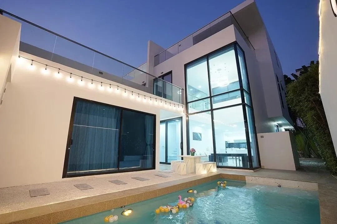 YOUR TIME POOL VILLA PATTAYA พัทยา สูงสุด 18 คน