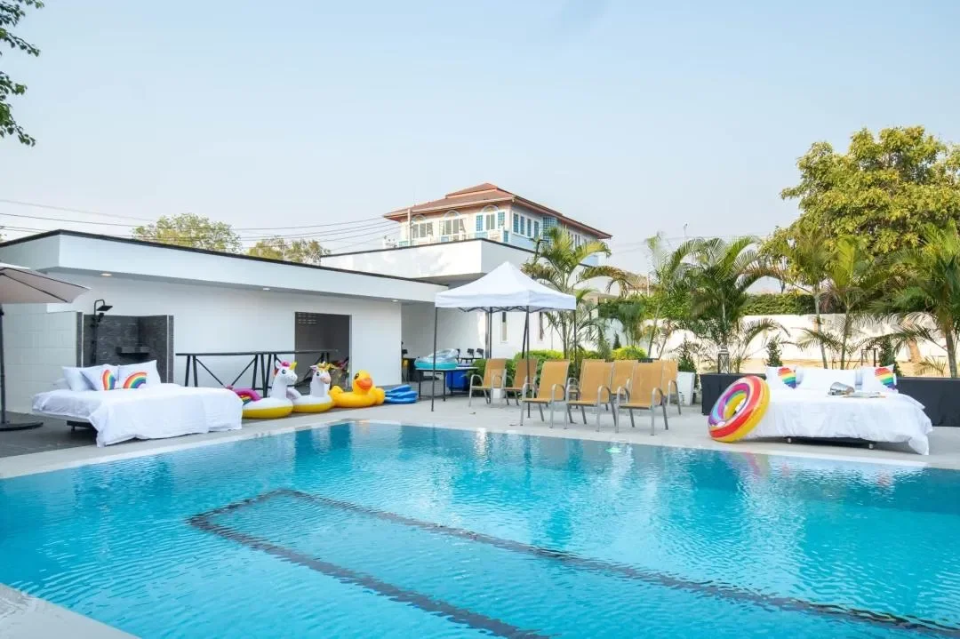 All Seasons Pool villas Jomtien พัทยา สูงสุด 64 คน